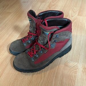 LL BEAN HIKING BOOTS GOOD CONDITION PLENTY OF LIFE LEFT